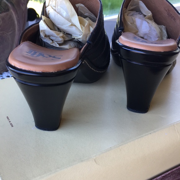 Sofft “Bria” Black Slip-on Mule Clogs Sized 7.5 - Picture 3 of 11